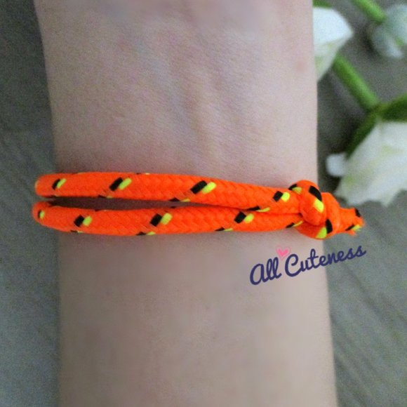 Set of 6 Adjustable Paracord Bracelets - Picture 3 of 4